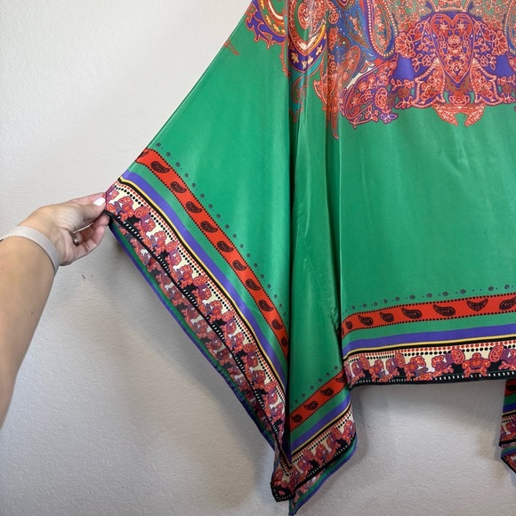 Sundance Sunrise Silky Green Caftan Poncho Top Handkerchief Hem Women's One Size - Picture 3 of 9